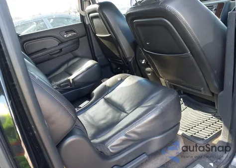 2010 GMC Yukon Xl 1500 Denali z USA, uszkodzony, nr VIN 1GKUCMEF8AR175871